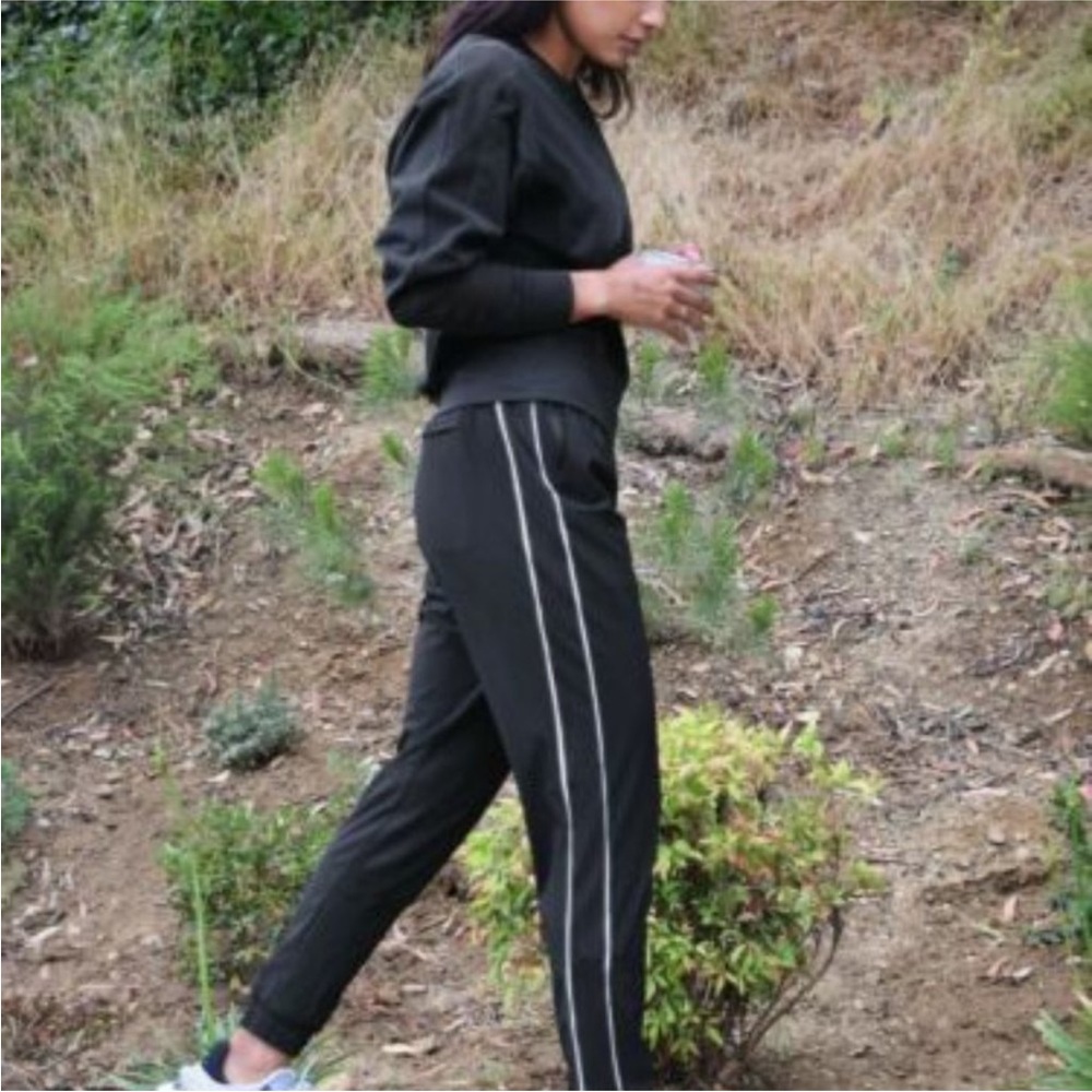 Athleta Brooklyn SideStripe Jogger. Never worn. Sz 10. Perfect condition. RP$118